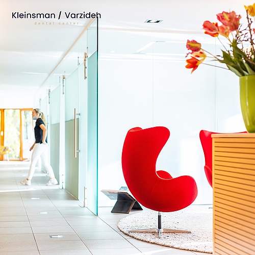 Enjoy the path to your treatment in a relaxed and modern environment. Our stylish design ensures that you feel...